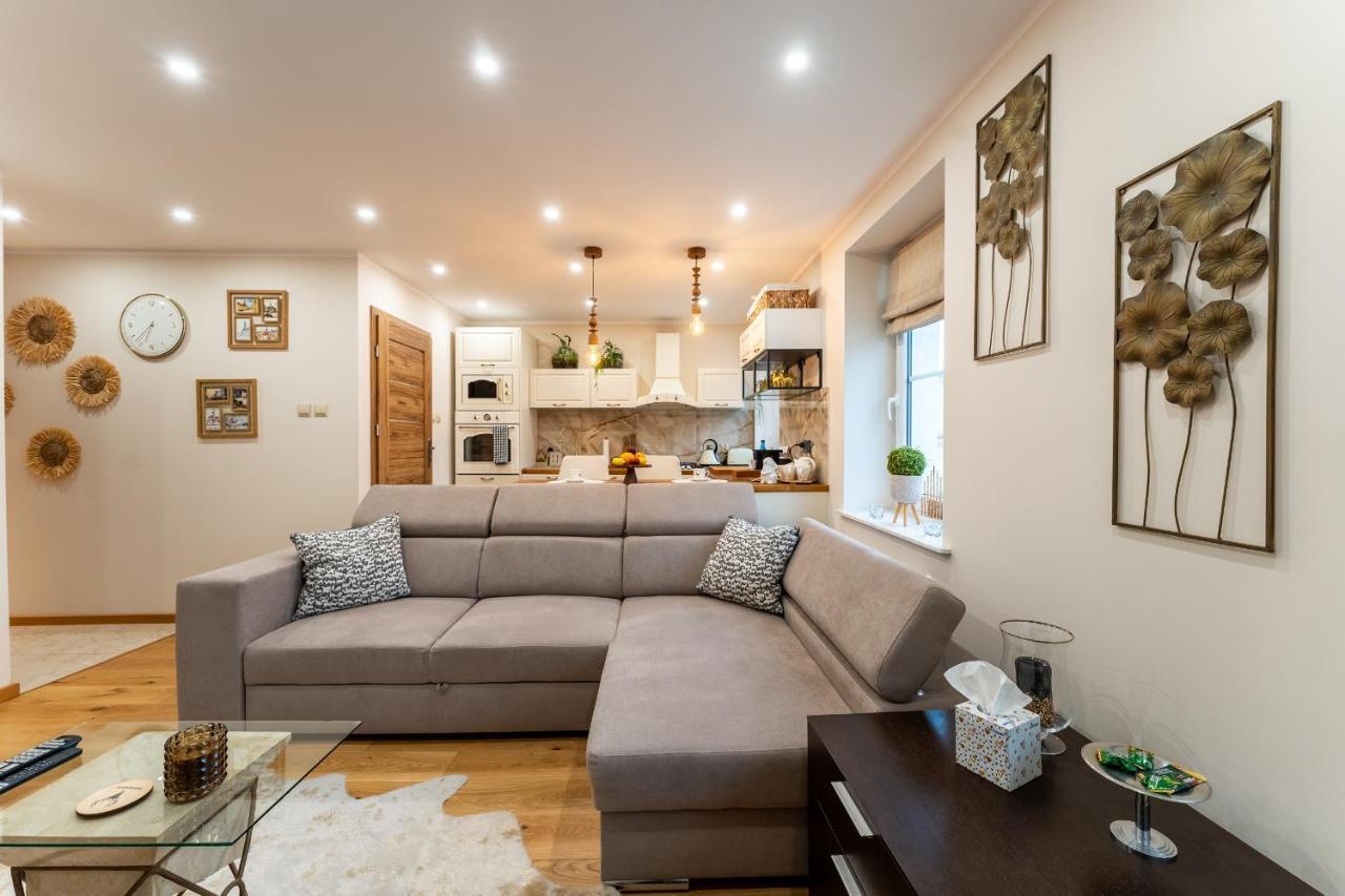 Apartament Zloty Jelonek - 4 Osobowy Na Placu Ratuszowym - Space Apart Jelenia Gora Bagian luar foto