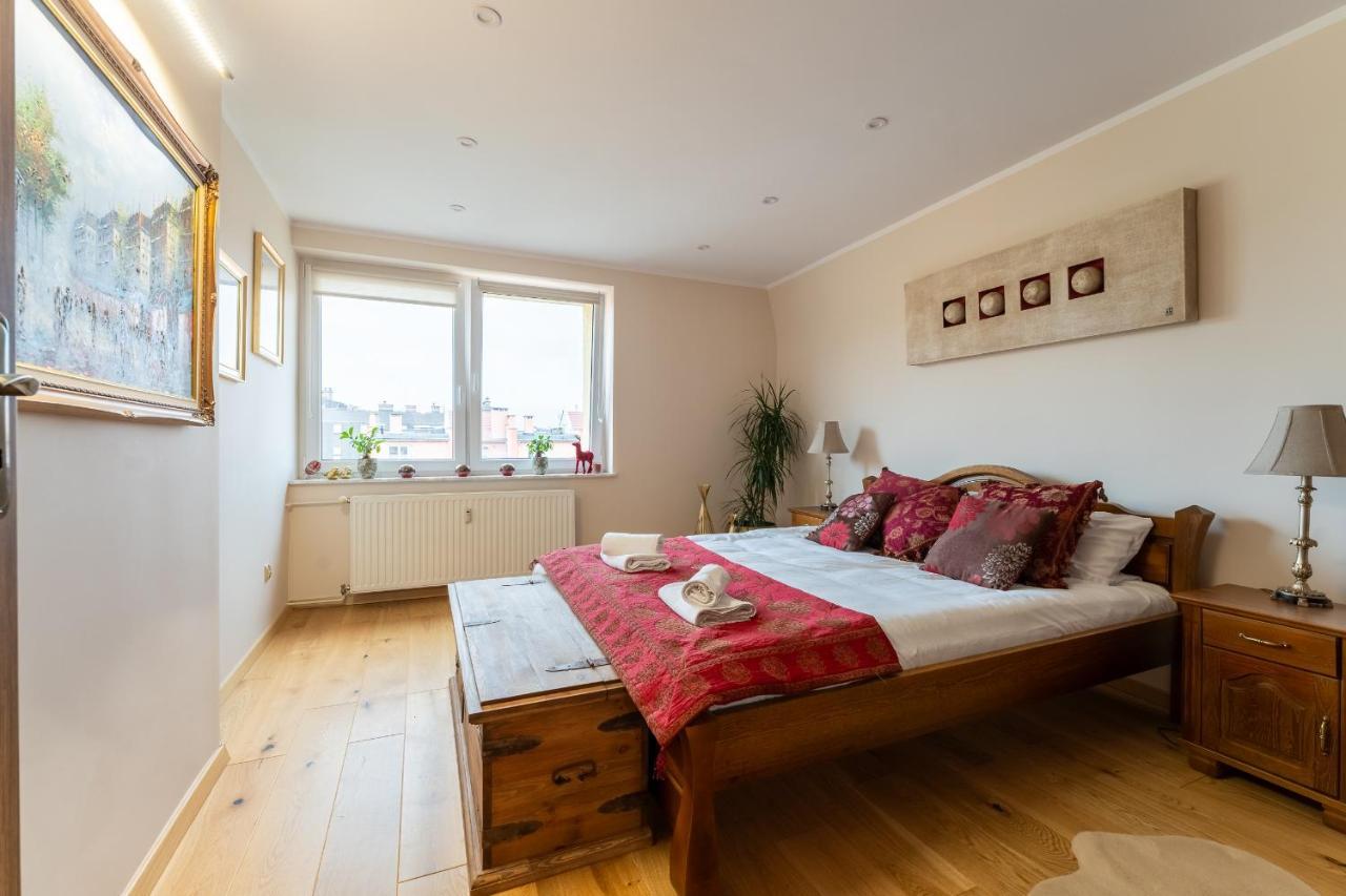 Apartament Zloty Jelonek - 4 Osobowy Na Placu Ratuszowym - Space Apart Jelenia Gora Bagian luar foto