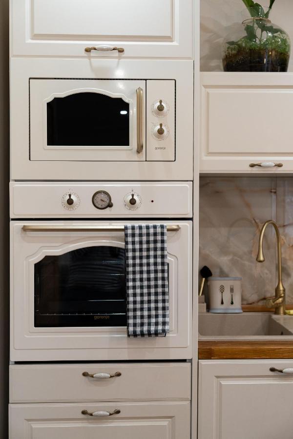Apartament Zloty Jelonek - 4 Osobowy Na Placu Ratuszowym - Space Apart Jelenia Gora Bagian luar foto